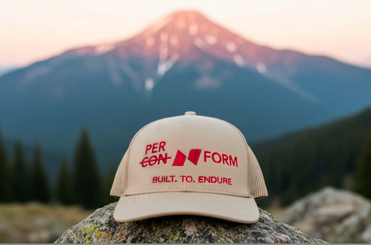 FORM Performance Gym Hat– Beige and Red Training Cap